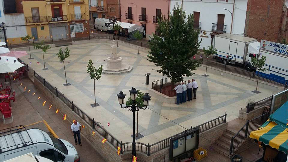 Suministro de granitos para construcción de plaza pública en Albaladejo, Ciudad Real